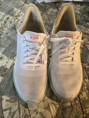 Kizik Women’s White Knit Slip-On Sneakers with Mint Sole size 10